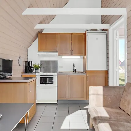 Holiday home Stunning In With Kitchen