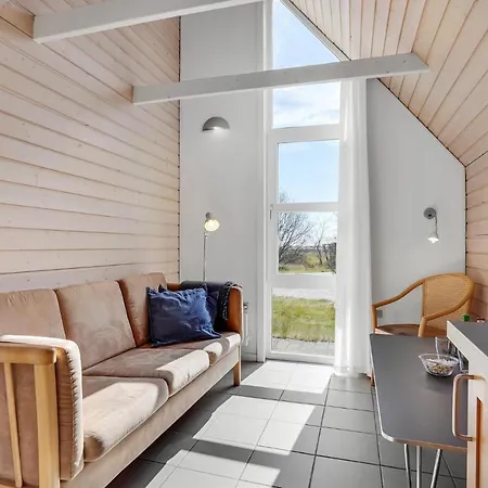 Holiday home Stunning In With Kitchen Hadsund