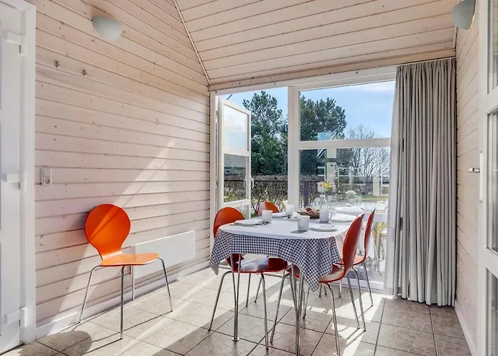 Stunning In With Kitchen