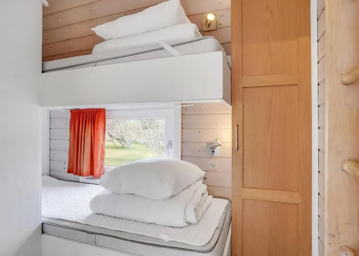 Stunning In With Kitchen Holiday home *